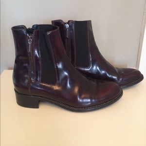 Aquatalia burgundy Chelsea boot with zippers